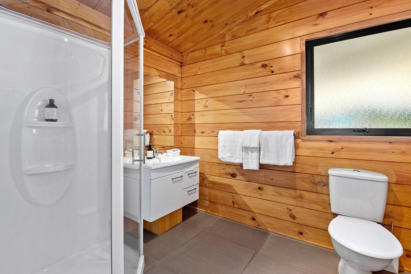 Mountviews Lodge Taupo Exterior photo
